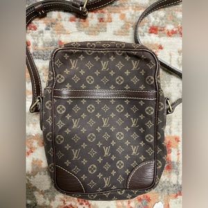 Vintage Louis Vuitton crossbody bag